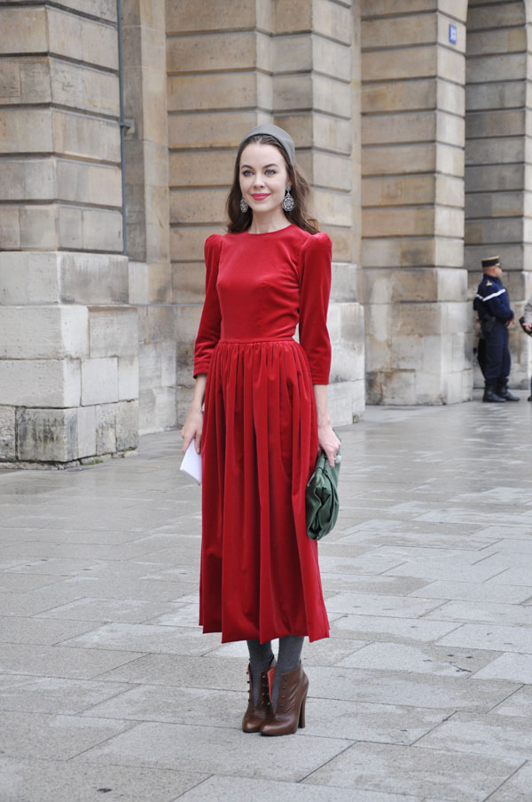 paris-fwss2011-red-lady