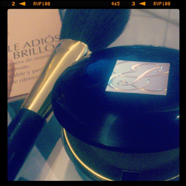 Estee Lauder . Perfeccion Mate